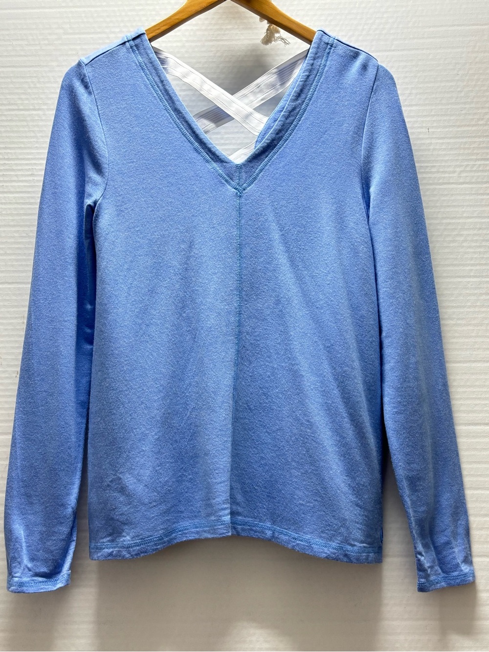 Lilly Pulitzer Light Blue Long Sleeve V-Neck Workout Top with Crisscross Back XS